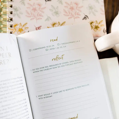Confident in Christ, Meditations on Identity for Teens - Girls edition